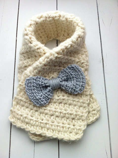 Toddler Scarf With Bow