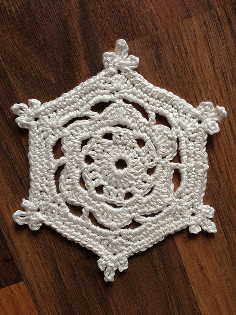 'Flora' Snowflake