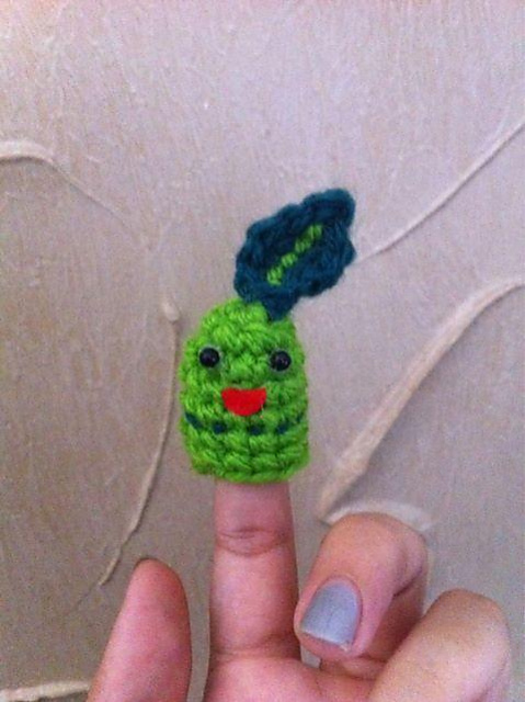 Finger-Poke-Puppets - Chikorita!
