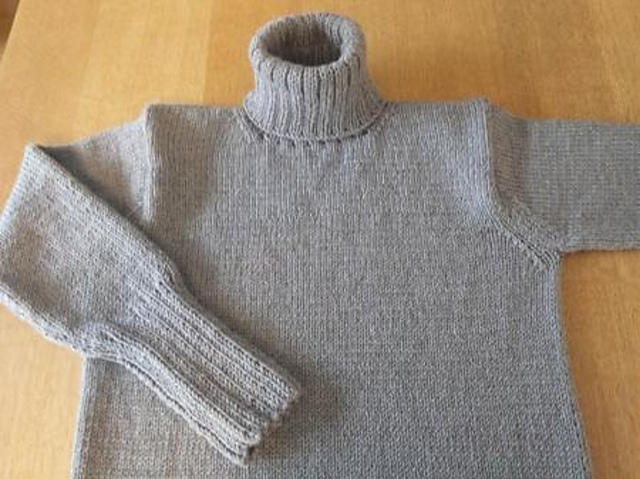 p.18 turtle neck tunic (メリヤス編みのロングタートル）