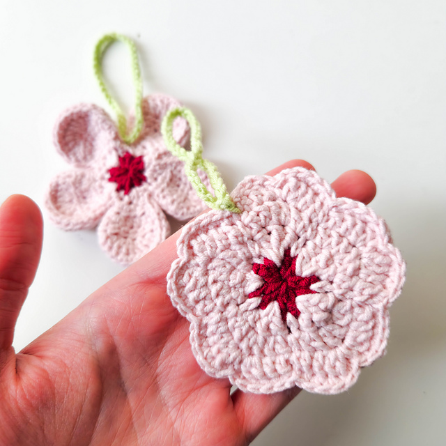 Ravelry: Sakura Cherry Blossom pattern by Gabriela Krasteva