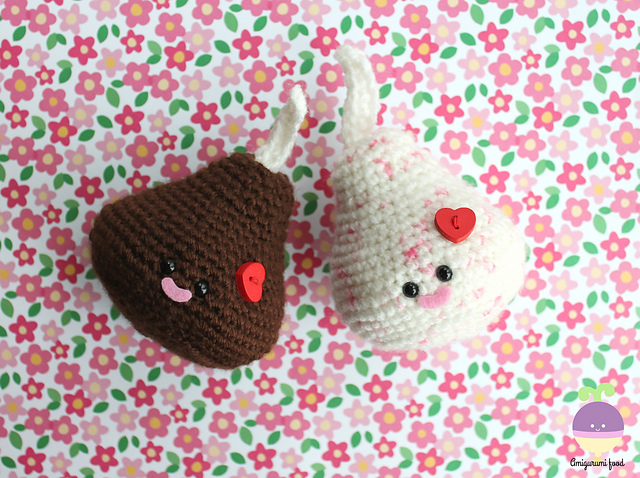 Kisses Amigurumi