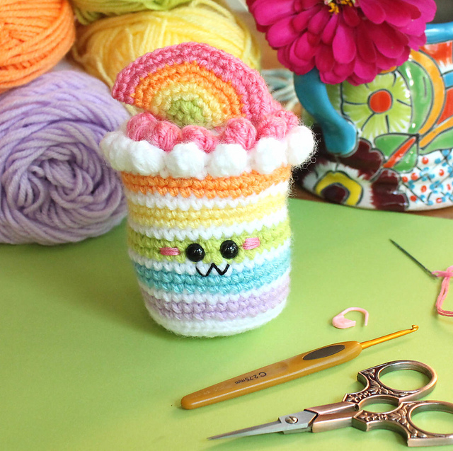 Rainbow cake amigurumi