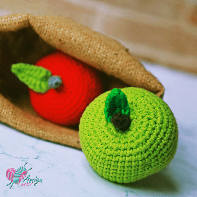 Apple Amigurumi