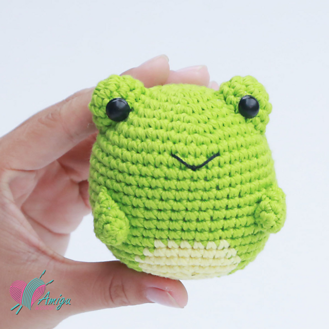 Tiny Frog Amigurumi