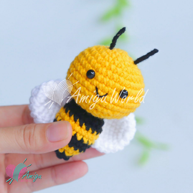 Little Bee Keychain