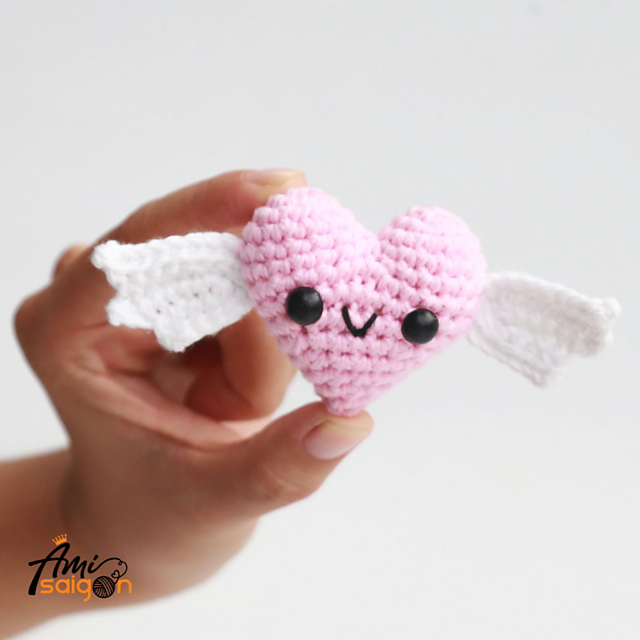 Angel Heart Amigurumi