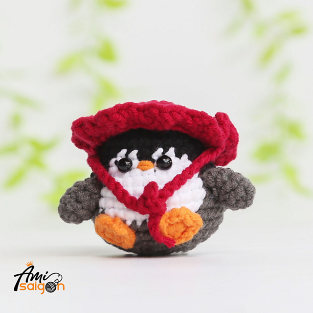 Ravelry: Little Penguin Amigurumi pattern by Vui Vui
