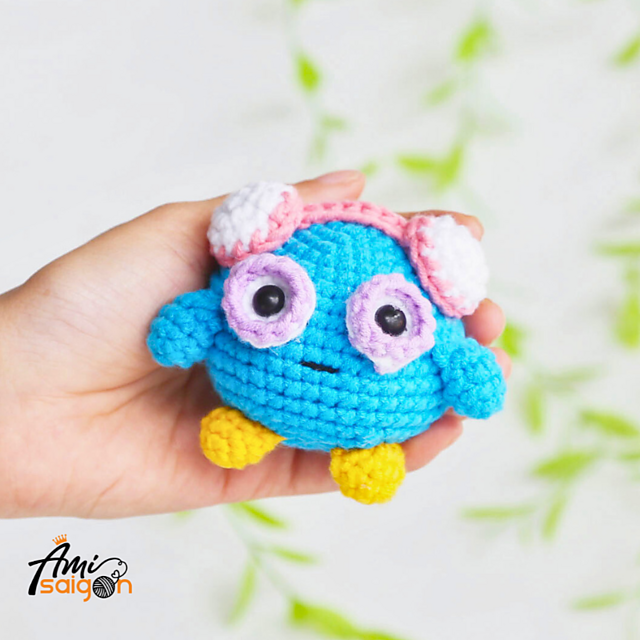 Chubby Penguin Amigurumi