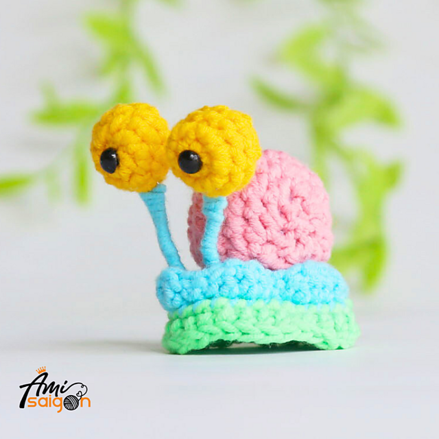 Colorful Snail amigururumi