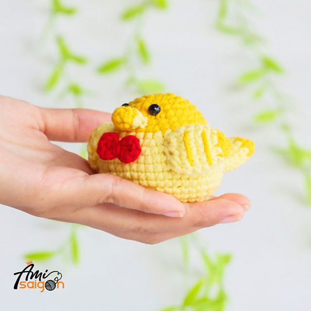 Little chicken amigurumi