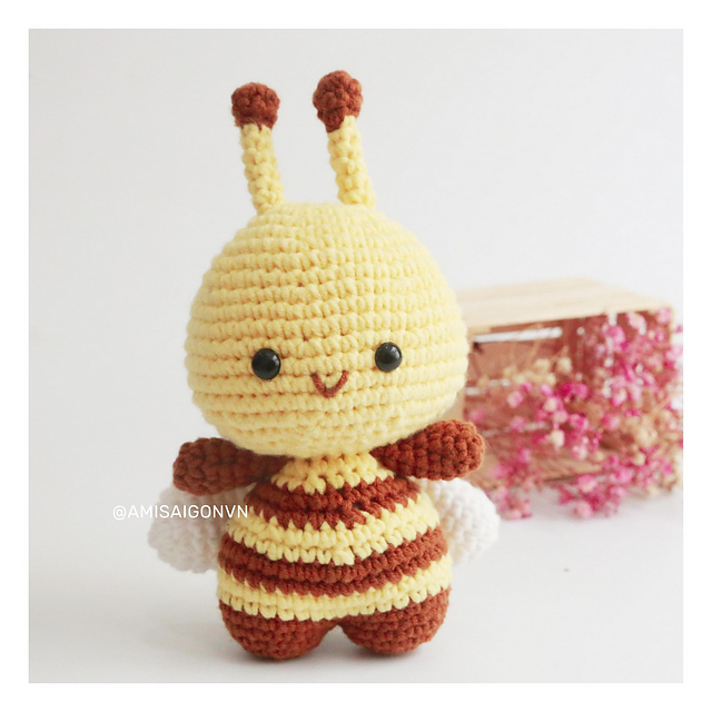 Amigurumi Bee