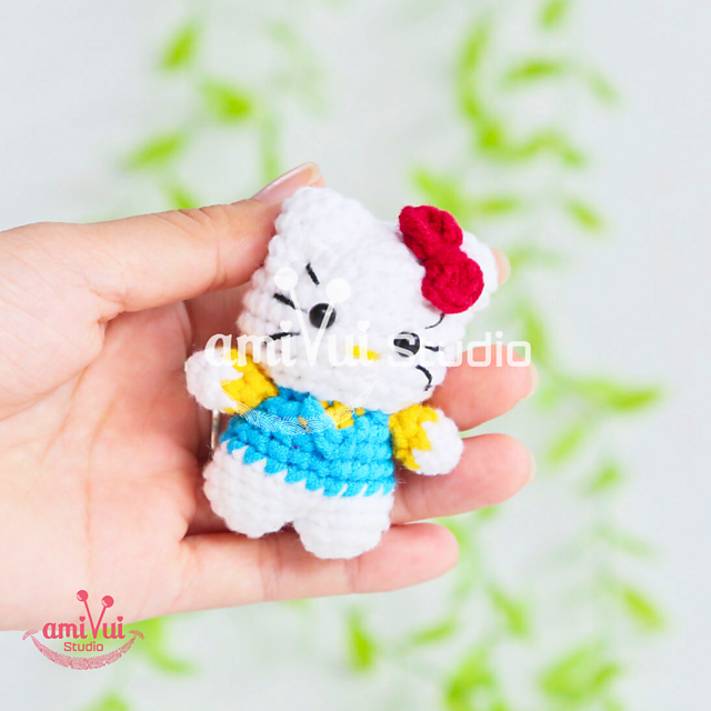 Hello Kitty Keychain
