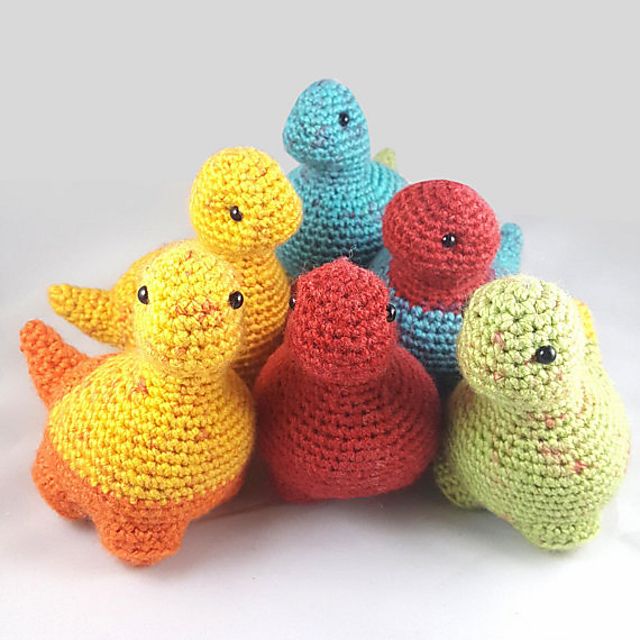 Lawrence the Baby Longneck Amigurumi