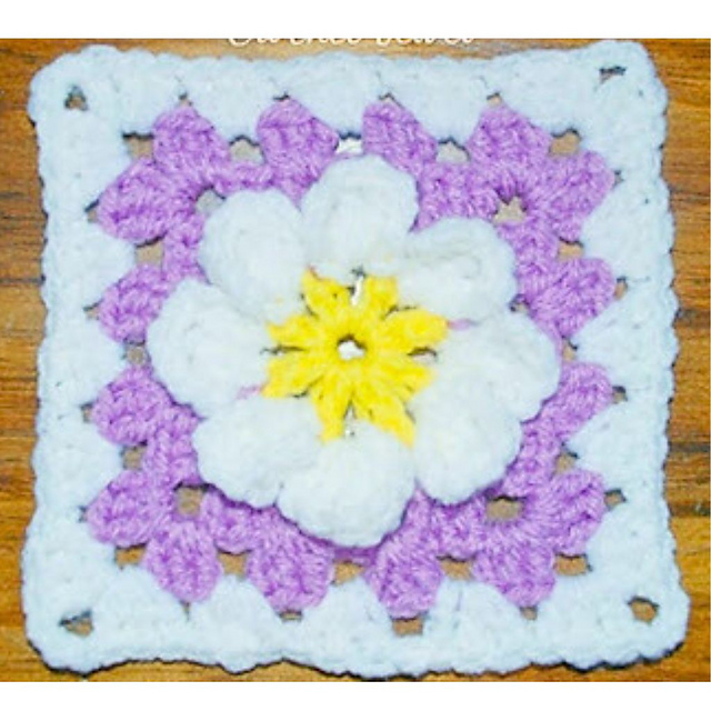 Crochet Daisy Flower Granny Square