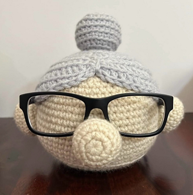 Granny Eyeglass Holder