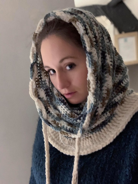 EASY RIBBED HOODED COWL
