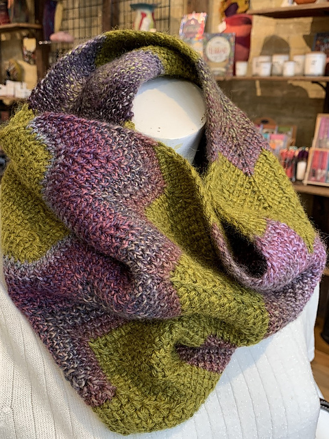 Tunisian Chevron Cowl
