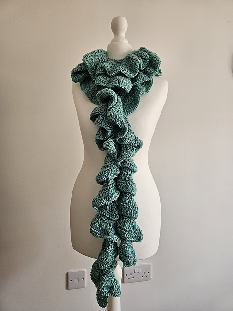 Ruffle scarf