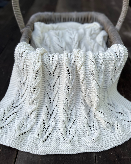 Ravelry Willow Blanket pattern by The Kiwi Stitch & Knit Co