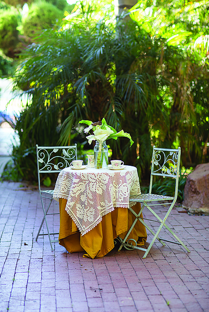 Garden Party Table Topper