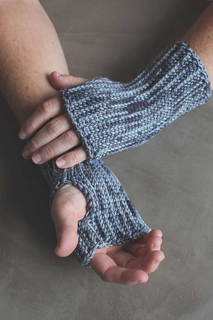 Diagonal Slip-Stitch Mitts