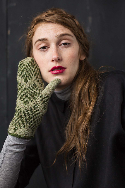 Fraser Fir Mittens