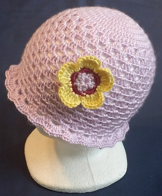 Easy Spring Hat with Flower