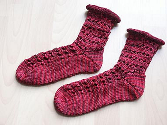 Sommerliche Lochmustersocken