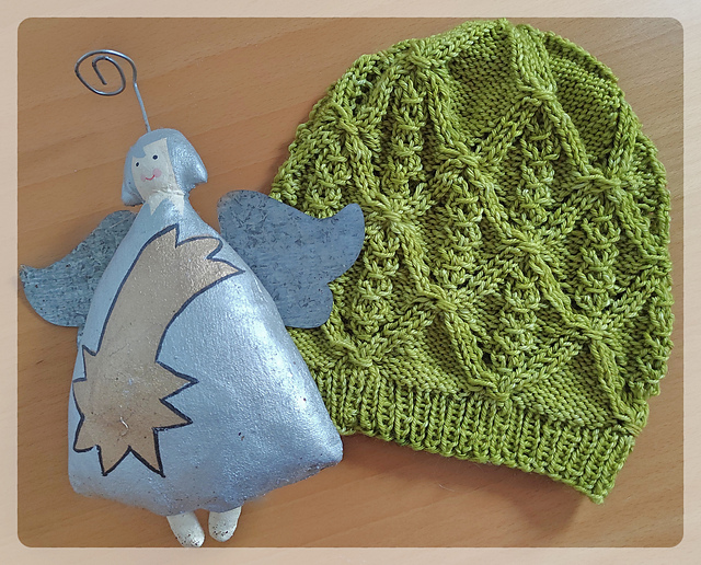 Rhombella Beanie