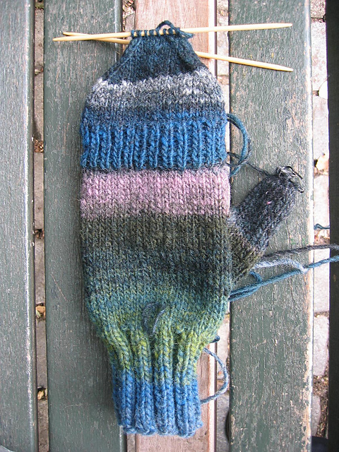 Acorn Mittens
