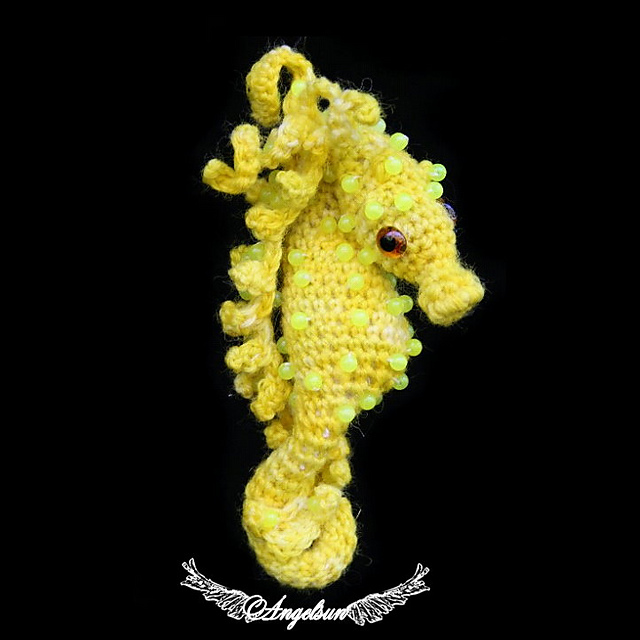 Cammie the Pygmy Seahorse~Second of Things Yellow
