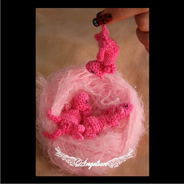 Pinkies in a Nest or Three Blind Mice