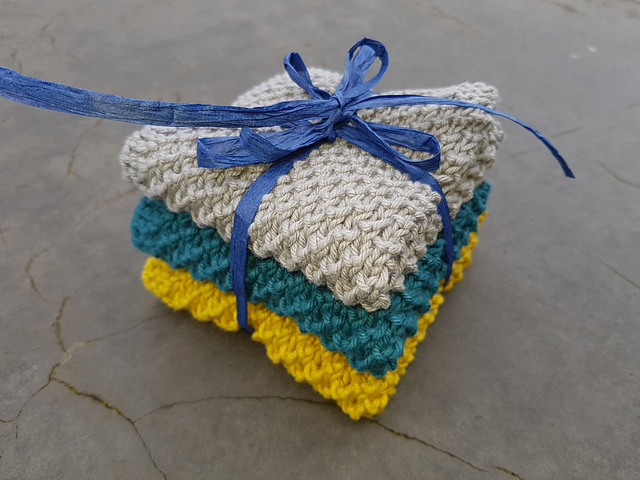 Bee Sweet Washcloth