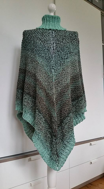 Einfach Gestrickter Poncho
