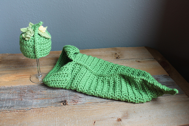 Sweet PeaPod Cocoon and Hat