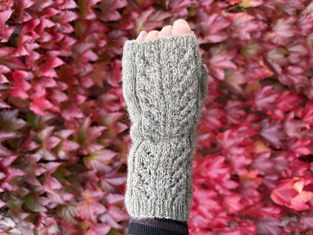 Annas Fingerless Mitts