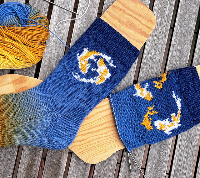 Colorwork Socks "Koi" Fische