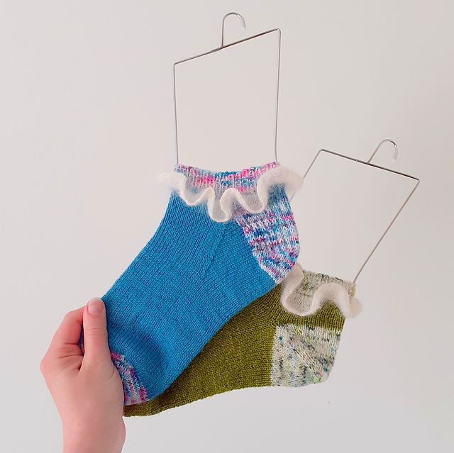 Dandelion Mind shortie socks