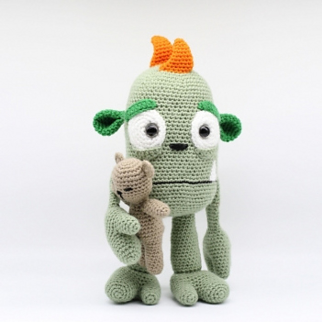 Scaredy Eddy and his teddy