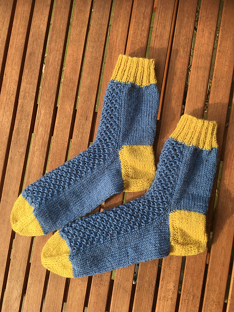 Rosebuds and Pearls Sock