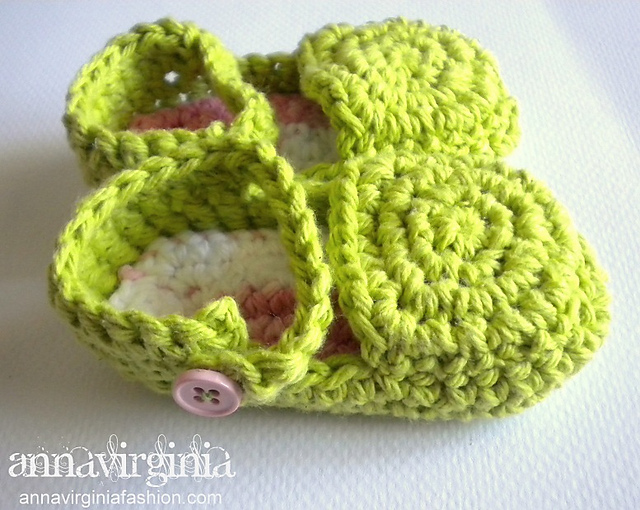 Ravelry Baby Girl Flats pattern by Anna Virginia