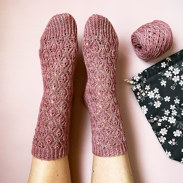 Dahlia Divine socks