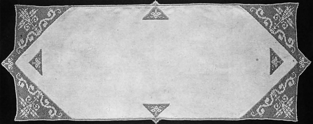 Dresser Scarf No. 685