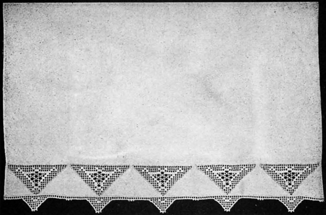 Pillow Slip with Edge and Inserts No. 684