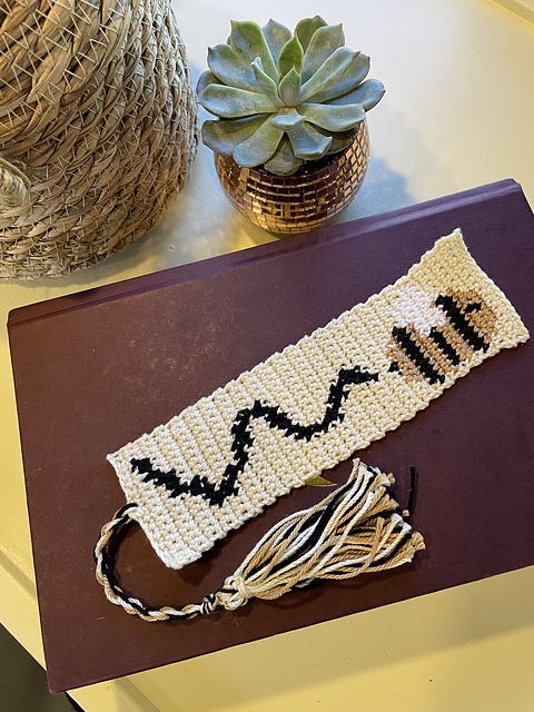Bumble Bee Bookmark