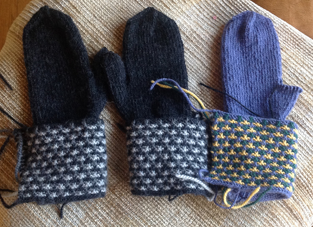 Fleur-de-lis Hat and Mittens