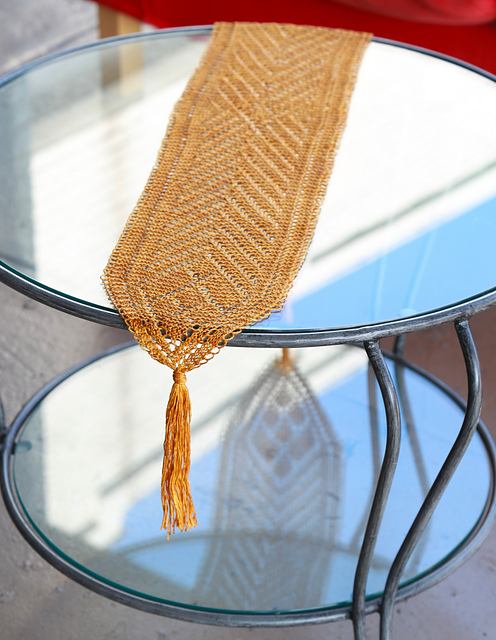 Picot Edge Lace Table Runner