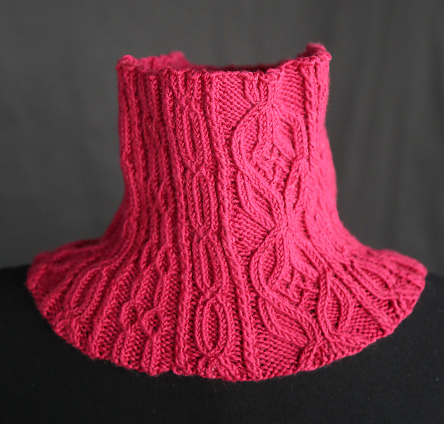 Bavarian Sampler Cowl