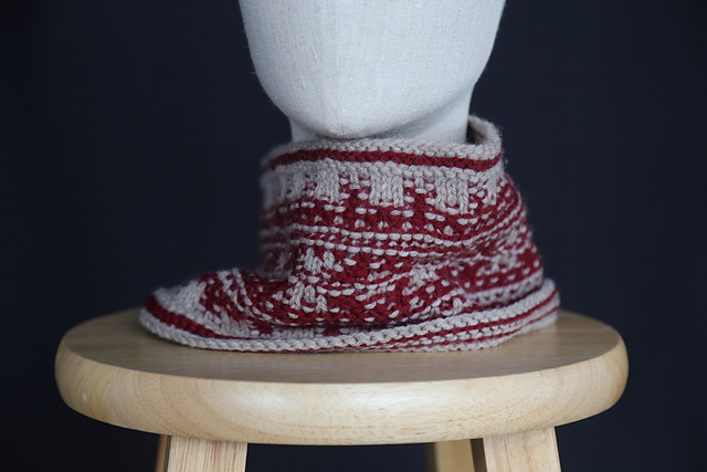 Cowl with a Twist